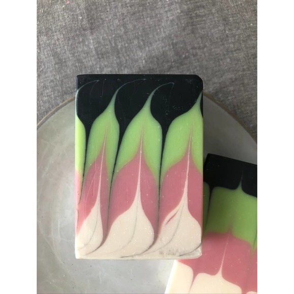 Taiwan swirl Handmade Artesan Soap with activated charcoal - Picture 4 of 9